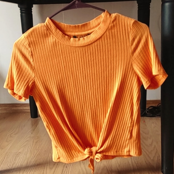 Orange cropped top - Picture 1 of 3